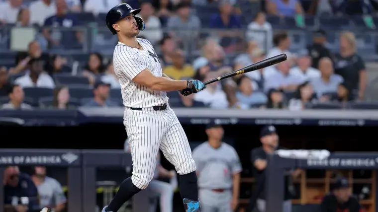 giancarlo stanton bespreekt hoe zijn tenniselleboog hem bezighoudt en deelt zijn gedachten met yankees-fans.