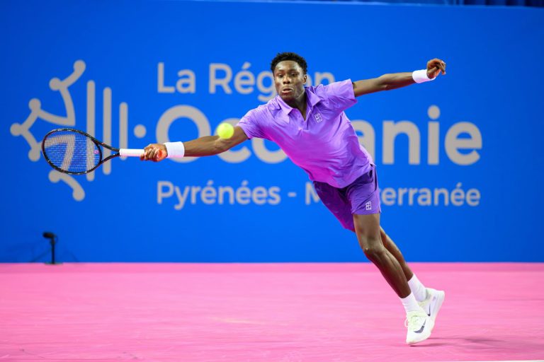 kovacevic stopt kouame's doorbraak in montpellier en voorkomt belangrijke goal in spannende wedstrijd.