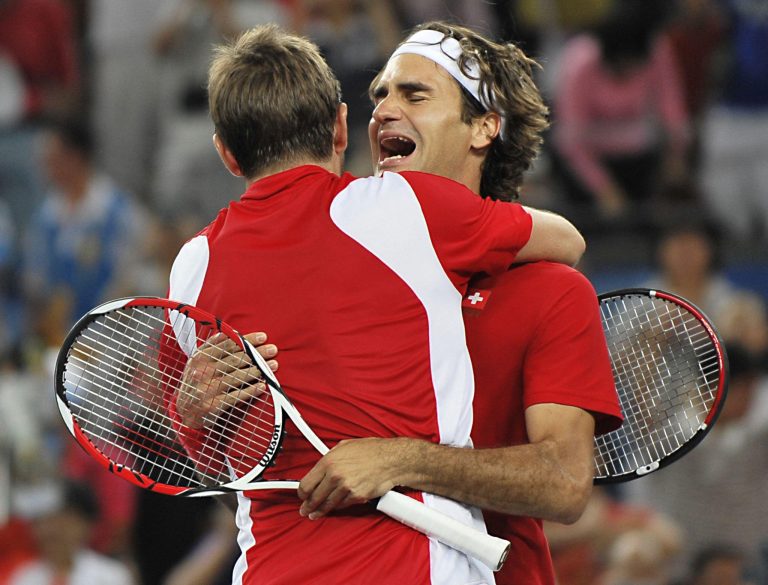 ontdek de indrukwekkende tennisreeksen van roger federer, zijn records en legendarische prestaties die hem tot een van de grootste spelers aller tijden maken.