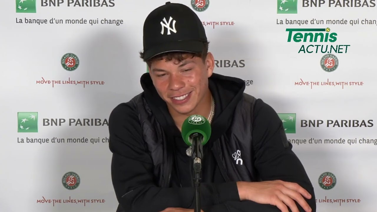 ontdek het verhaal van een tennistalent dat handdruk en foto weigerde vanwege opvallende gezichtstatoeages. lees meer over deze unieke situatie.