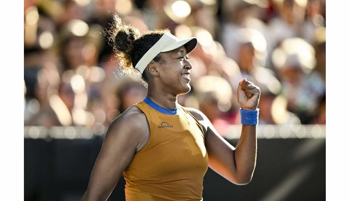 naomi osaka trekt opnieuw positieve aandacht met haar indrukwekkende prestaties en inspirerende uitstraling.
